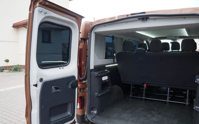 Renault Trafic cena 79500 przebieg: 210000, rok produkcji 2016 z Bodzentyn małe 277